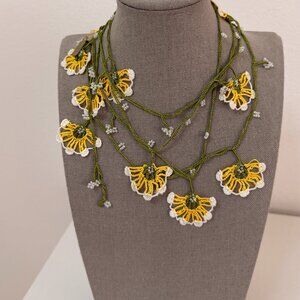 Collectable Traditional Turkish Oya Honeysuckle Necklace Yellow & White